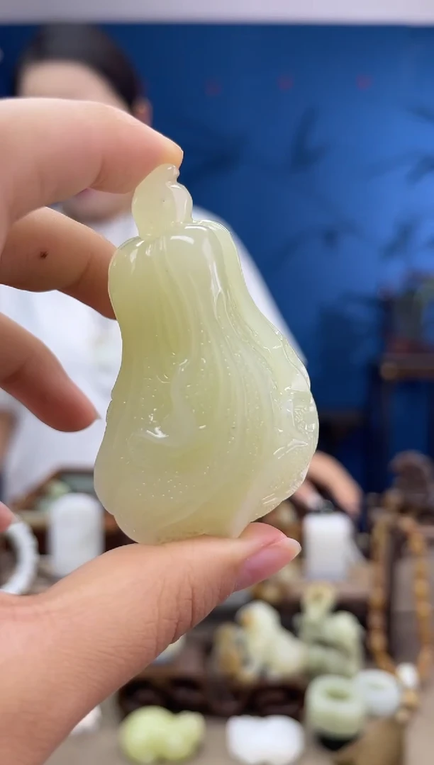 和田玉未镶嵌颈饰1