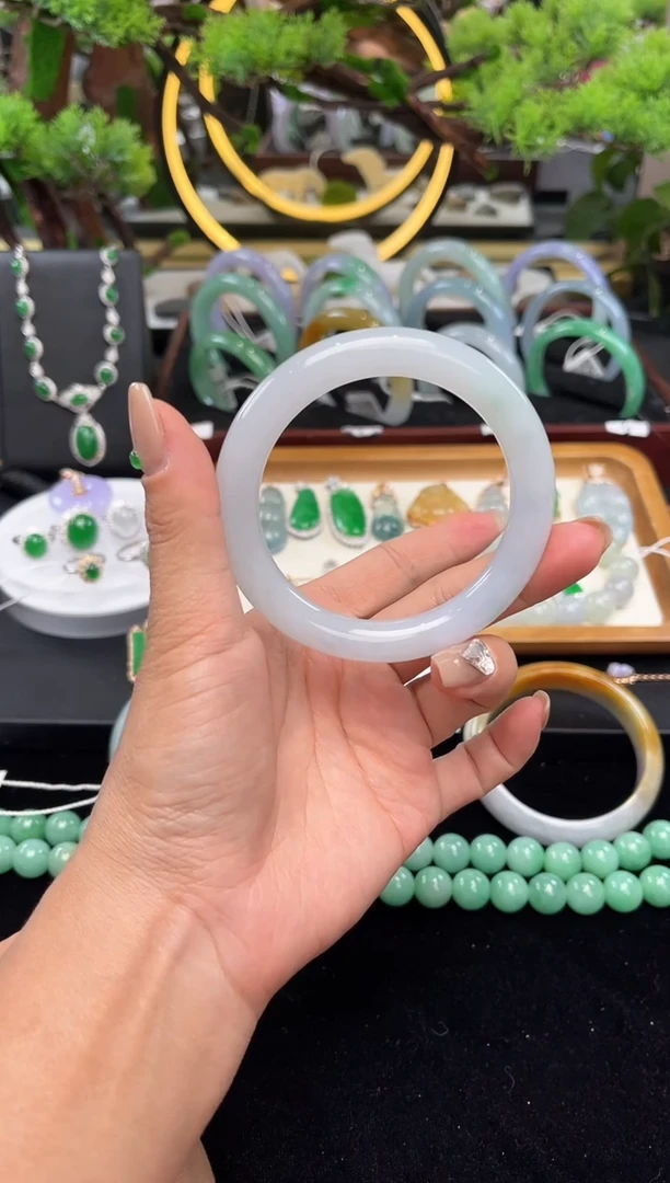 未镶嵌手镯翡翠手镯