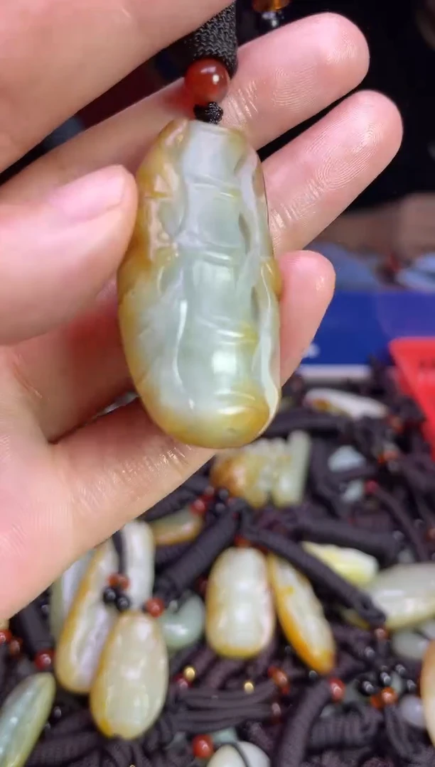未镶嵌和田玉挂件1