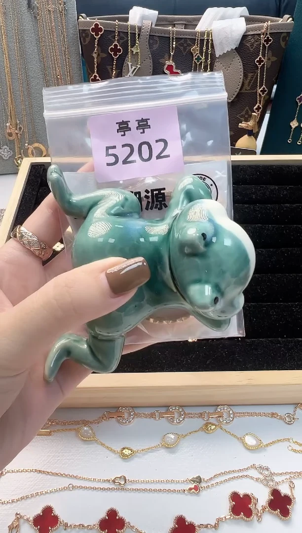 瓷片彧贤聚宝阁关总小铺高高