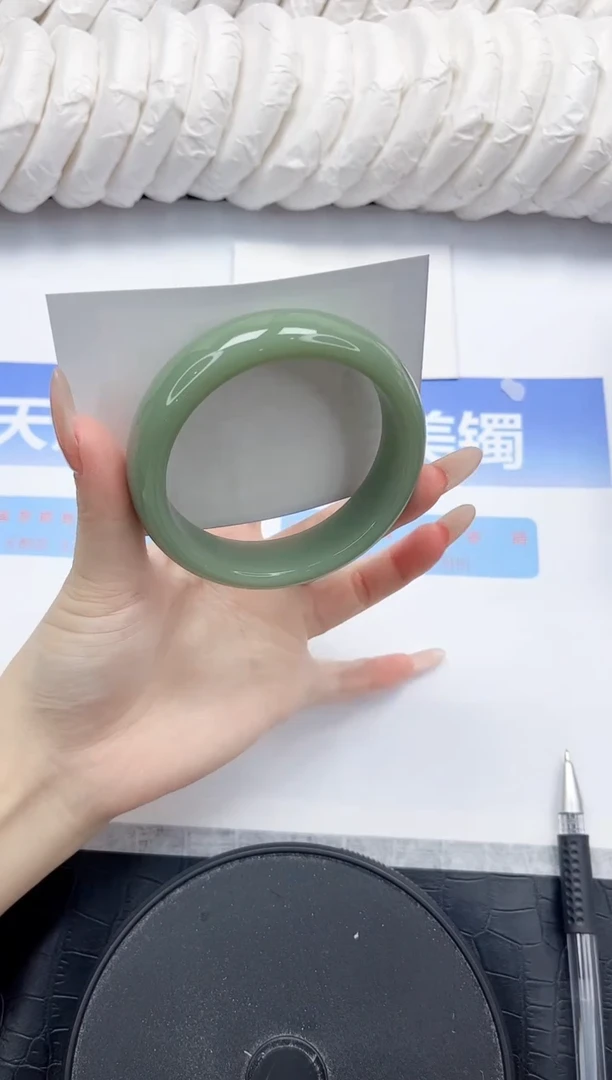 未镶嵌手镯石英质玉10-56