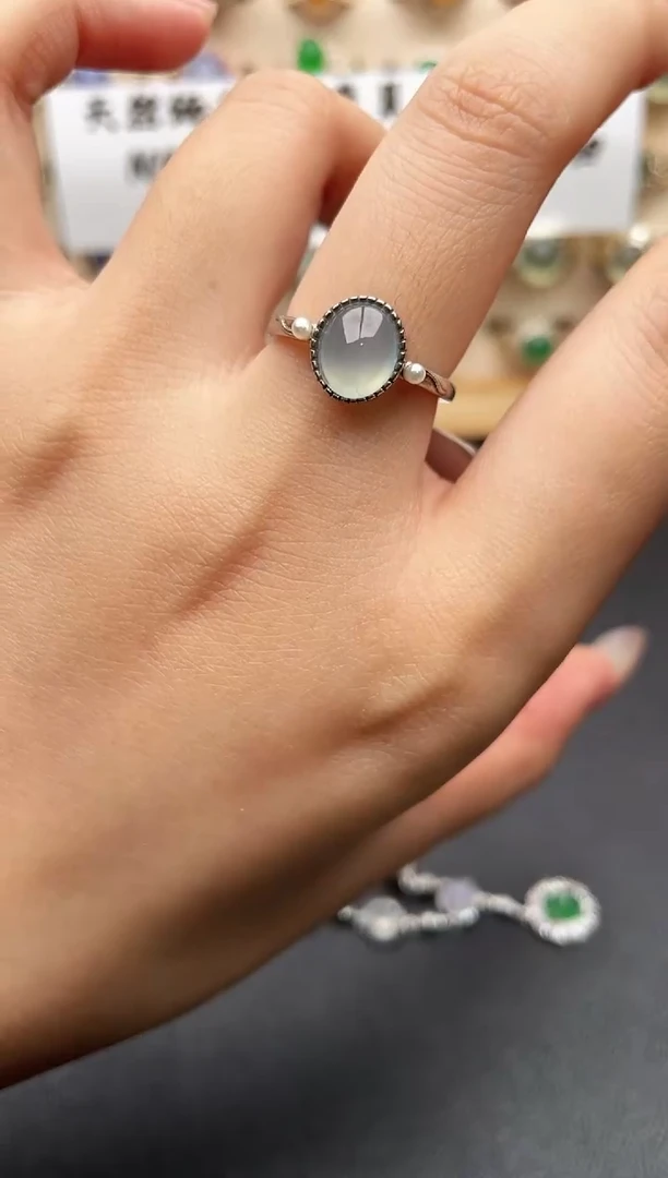 未镶嵌戒指翡翠一物一证一礼盒