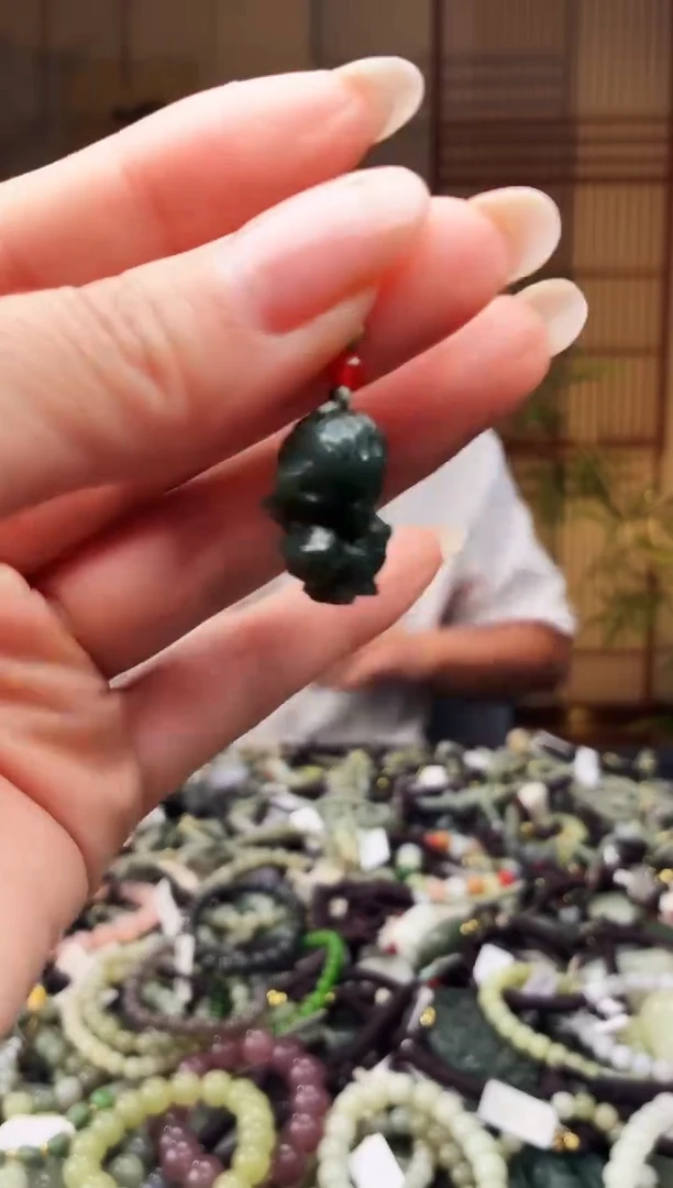 颈饰未镶嵌和田玉多样性发货，拍一发一