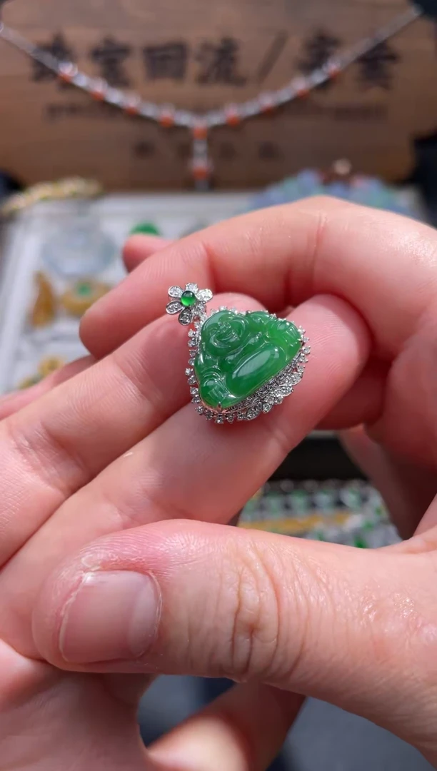 【闪购商品】翡翠颈饰18K金镶嵌22.........