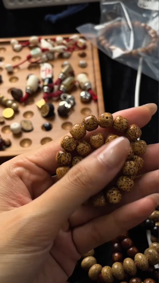 手串星月菩提精工级浅珀桶珠8.8*8手串