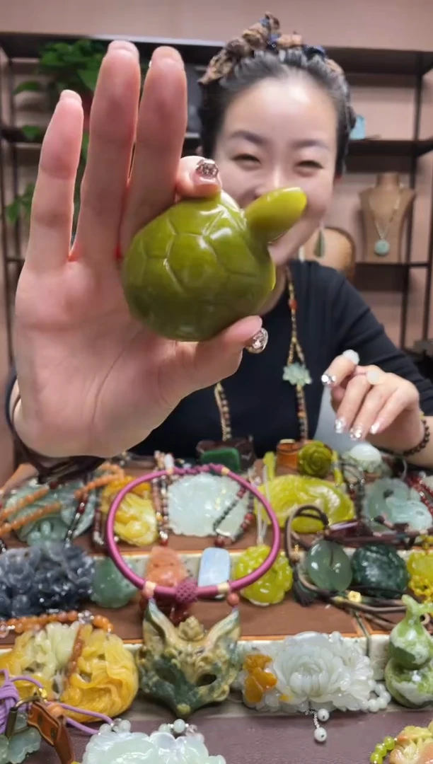 未镶嵌岫玉吊坠多样性发货发其中之一