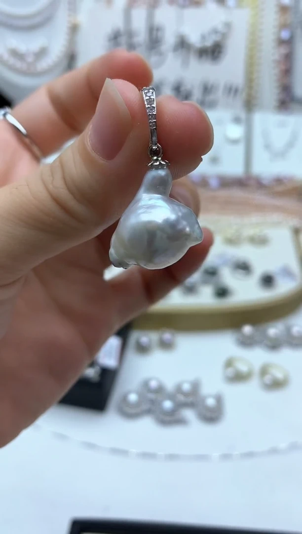 淡水珍珠合金颈饰1