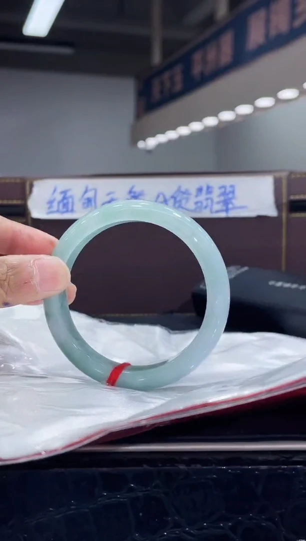 未镶嵌手镯翡翠38
