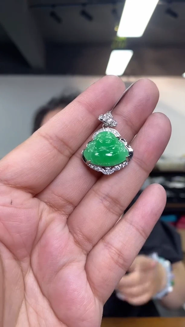 翡翠未镶嵌颈饰多样性发其一颜色微差