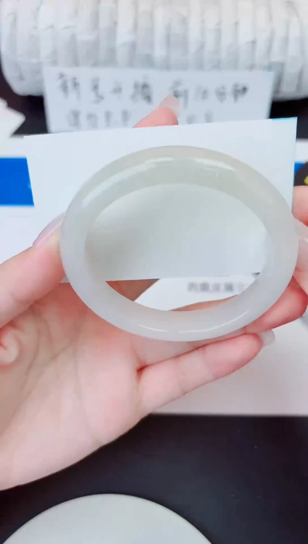 未镶嵌手镯石英质玉19/61.2