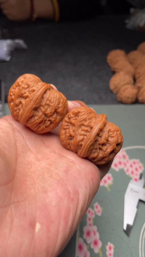 把件文玩核桃a12  元宝 42尺 小水尖