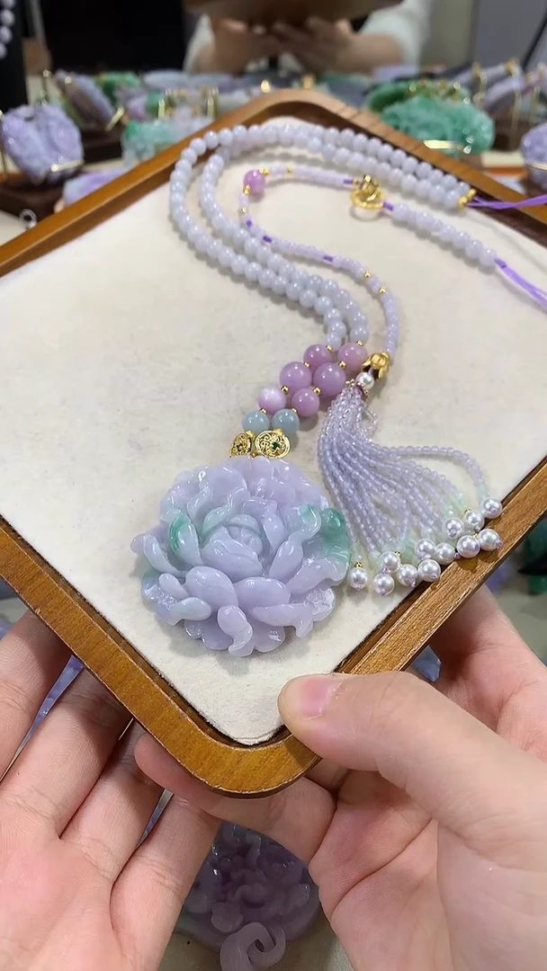 颈饰未镶嵌翡翠吊坠