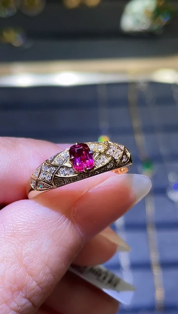 18K金镶嵌戒指红宝石0.43ct