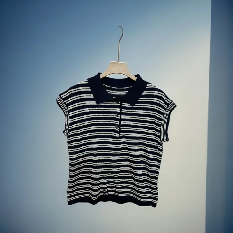 8376翻领无袖曲珠条纹上衣女装气质条纹上衣