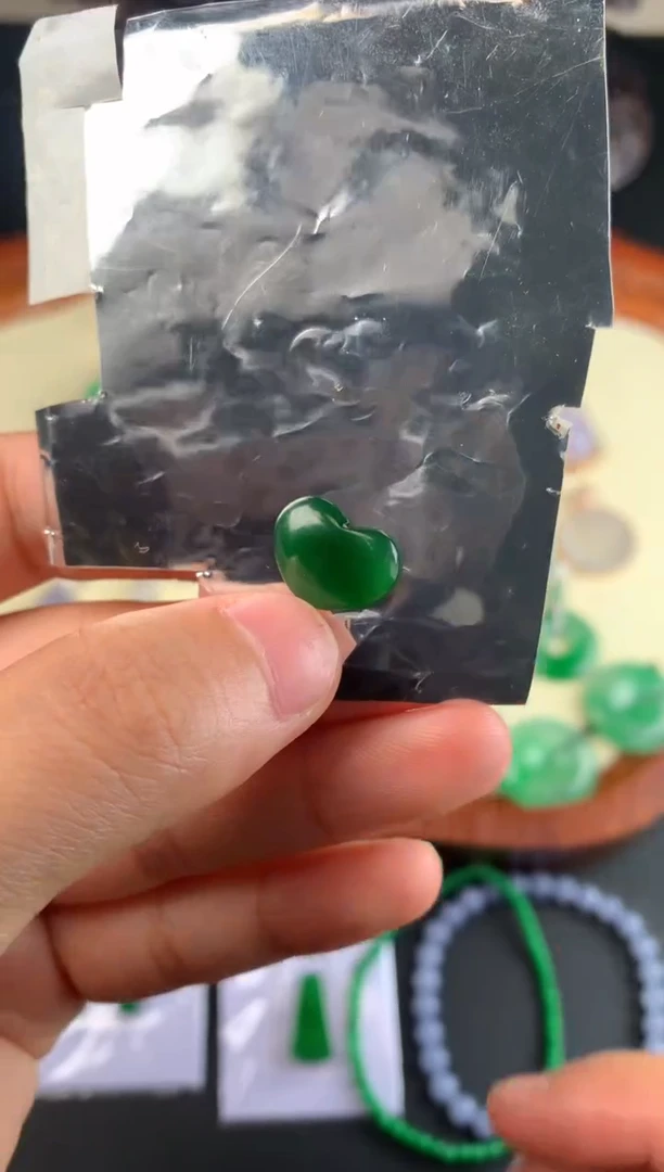 定制翡翠未镶嵌裸石（镶嵌定制）