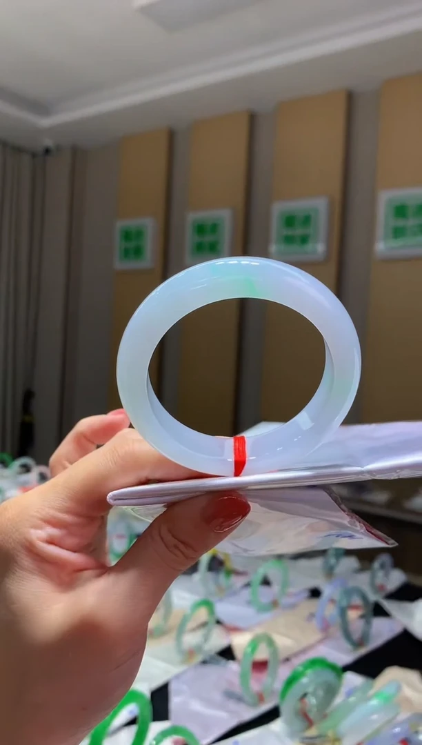 未镶嵌手镯翡翠-Q101 圈口52.5