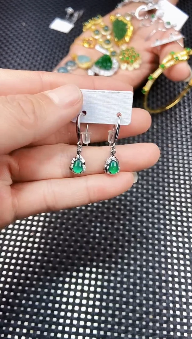 【闪购商品】翡翠耳饰未镶嵌11111111
