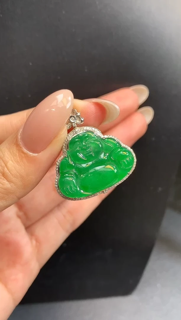 颈饰18K金镶嵌翡翠佛