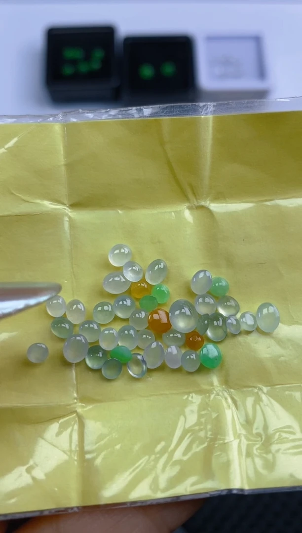 翡翠裸石天然翡翠蛋面11