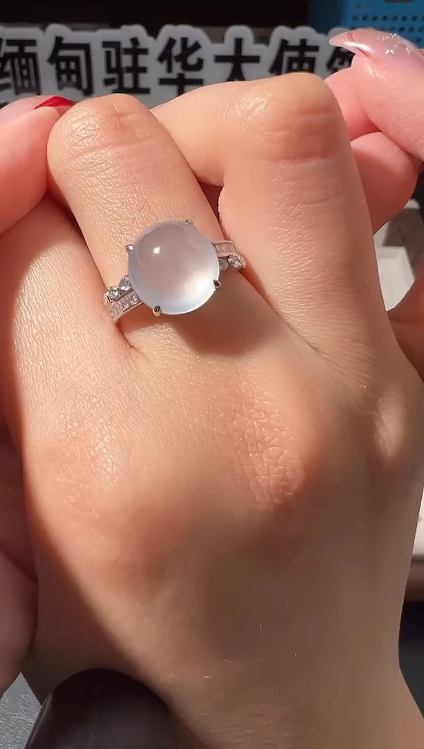 18K金镶嵌戒指翡翠 缅甸珠宝严选