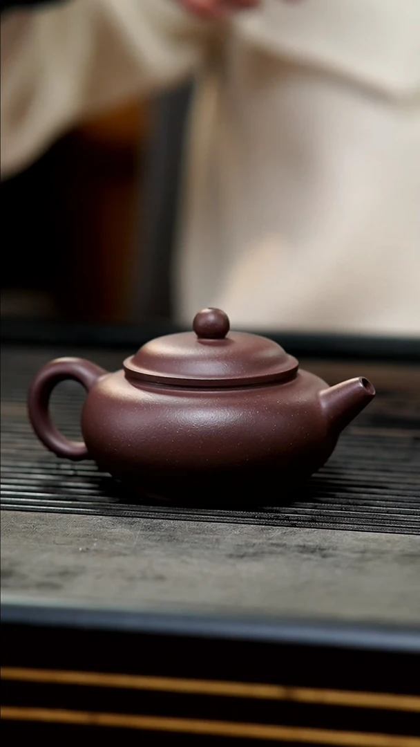 【闪购商品】紫砂茶壶微瑕大水潭粗砂底槽清沁泉西施壶180cc