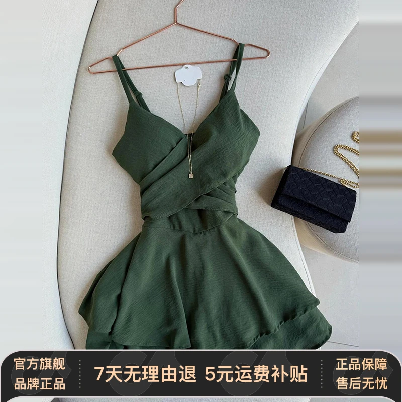辣妹绿色吊带连衣裙子女夏季2025新款小个子收腰显瘦绝美a字短裙