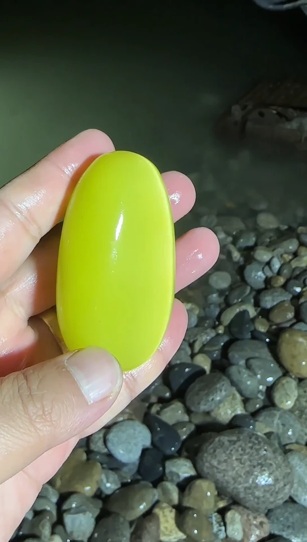 未镶嵌和田玉（糖玉）挂件黄猫眼
