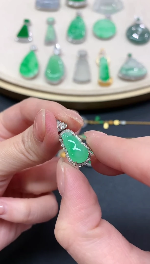 翡翠18K金镶嵌吊坠(不含链)A556 |4800