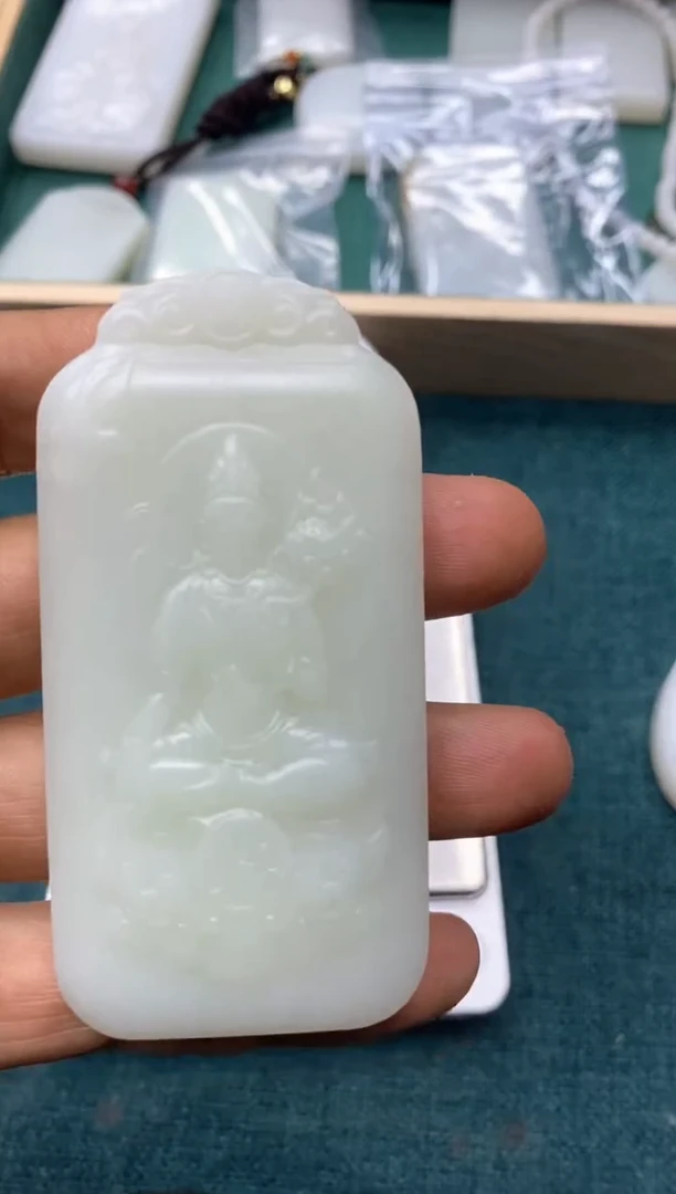 【闪购商品】定制和田玉精品挂件