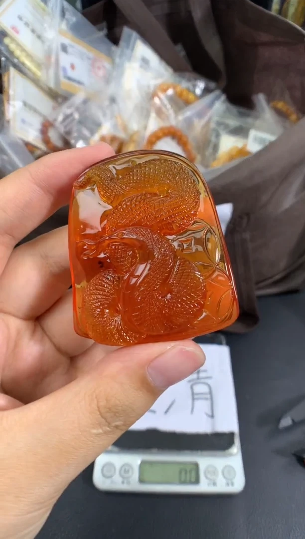 蜜蜡未镶嵌珠宝奇石1