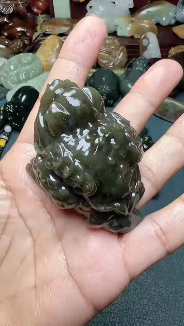 和田玉未镶嵌把件-