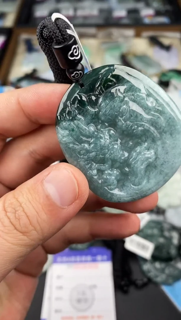【闪购商品】翡翠颈饰未镶嵌  天然翡翠，一物一图