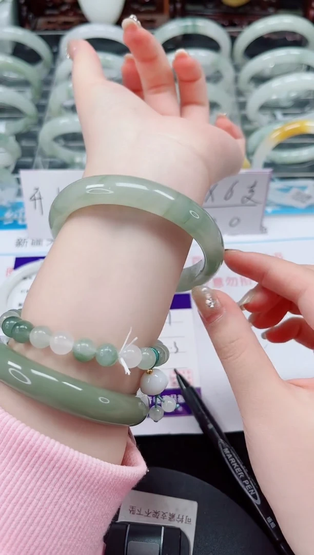 未镶嵌手镯石英质玉37-61/62