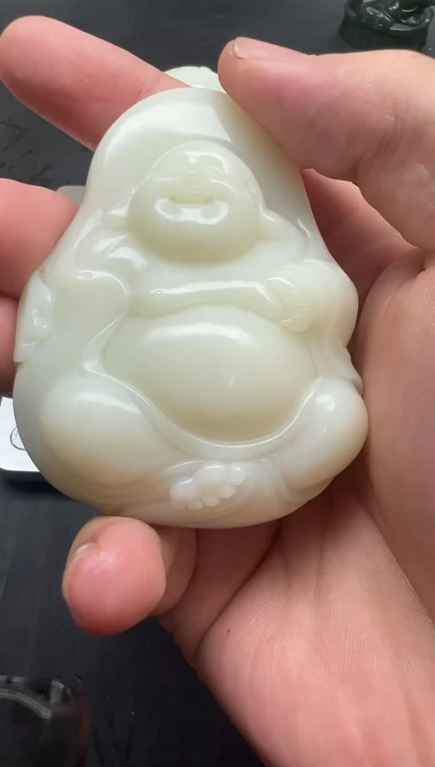 和田玉未镶嵌颈饰把件