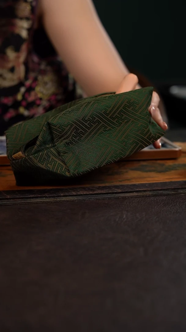 陶瓷周边慢蓝纸巾袋 回纹绿