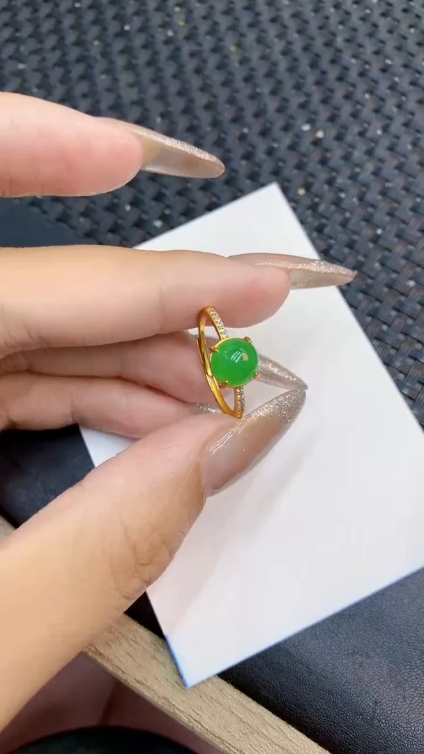 颈饰未镶嵌翡翠1
