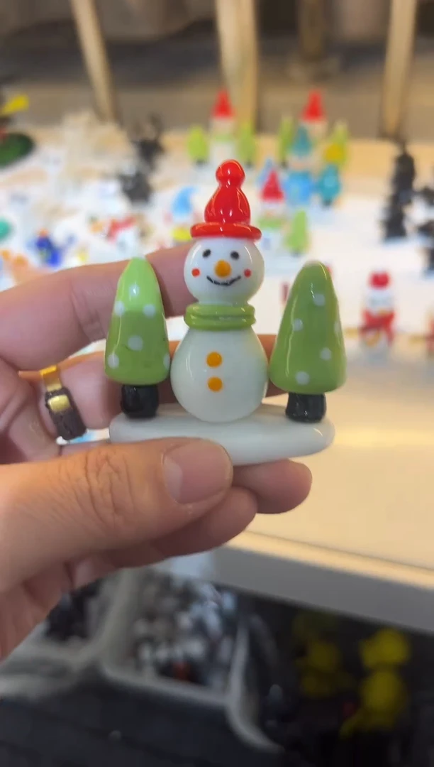手工艺品琉璃雪人造景
