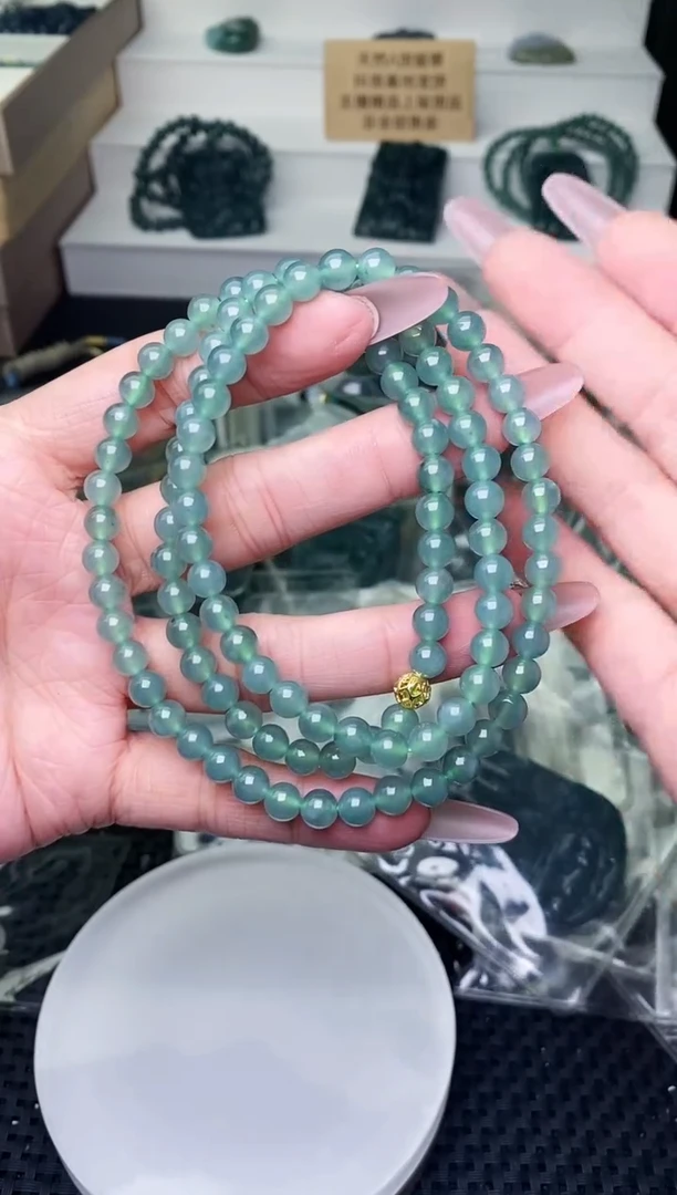 颈饰未镶嵌翡翠