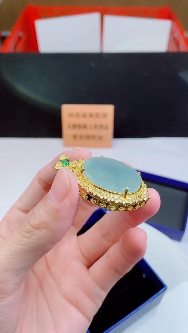 颈饰未镶嵌翡翠1