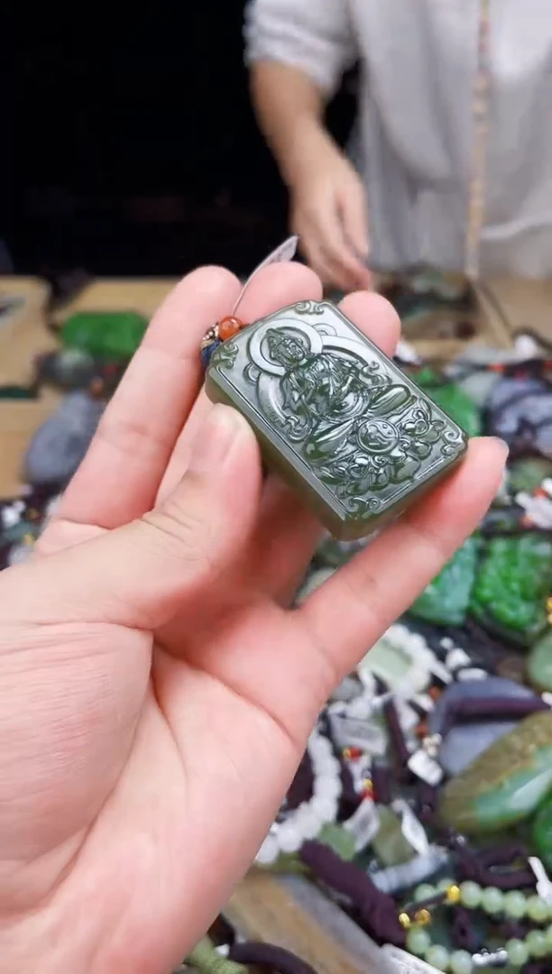 颈饰未镶嵌和田玉1