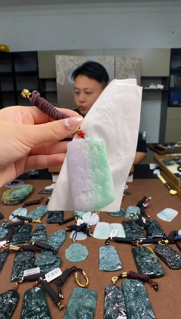 颈饰未镶嵌翡翠多样性发其一