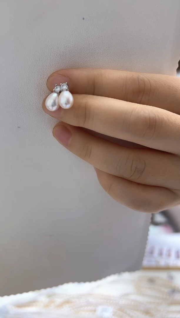 银S925镶嵌淡水珍珠耳饰水滴耳钉