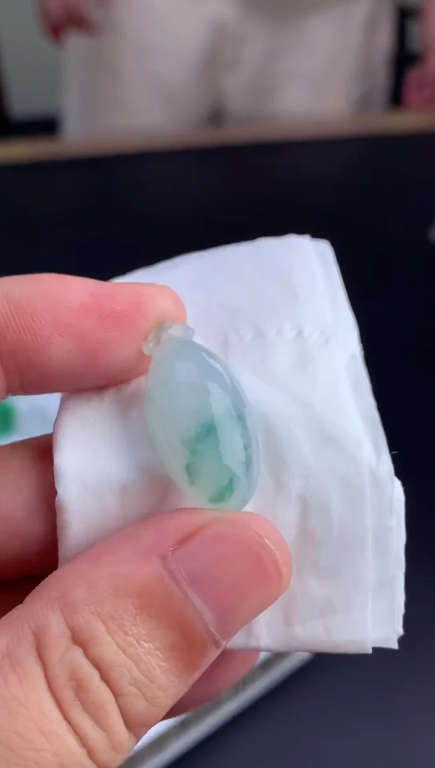 未镶嵌定制翡翠真**待翡翠