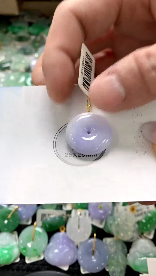 颈饰18K金镶嵌翡翠1111111111111111