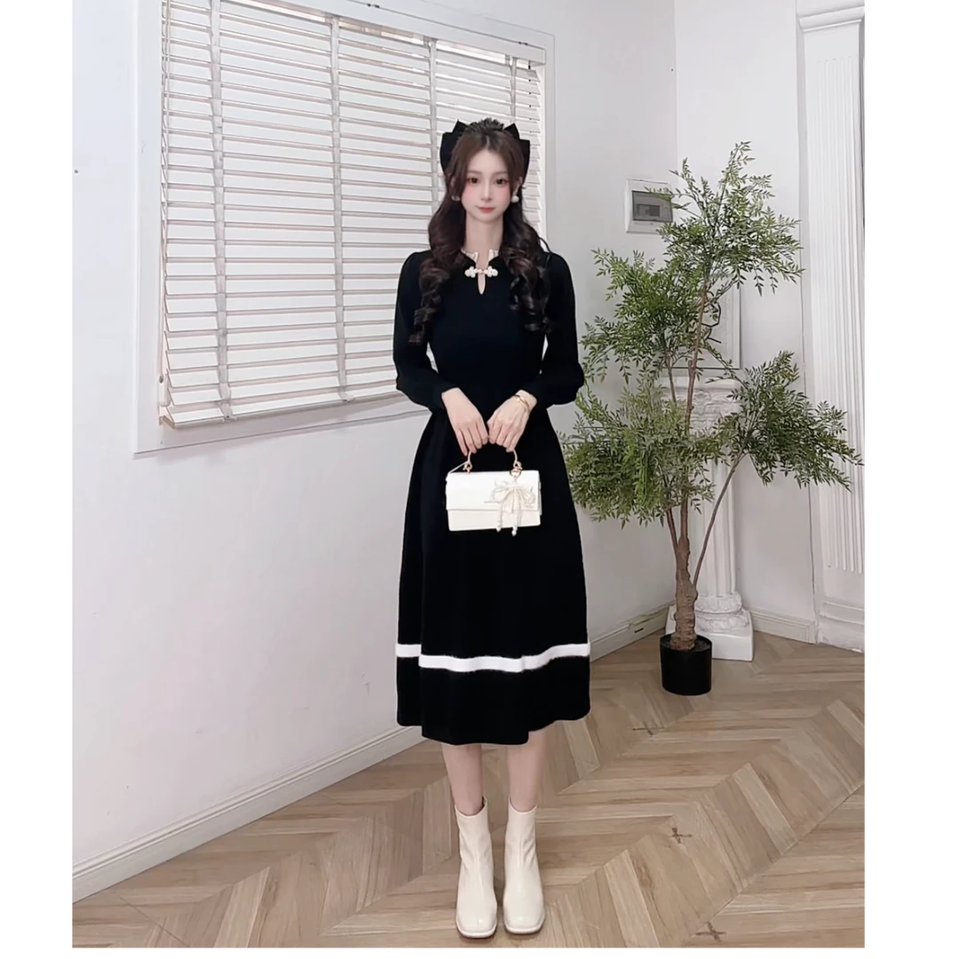 爱依服2025年冬季新款连衣裙