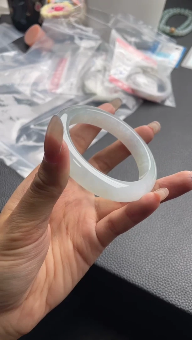 未镶嵌手镯翡翠手镯