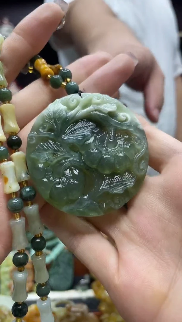 未镶嵌岫玉吊坠·