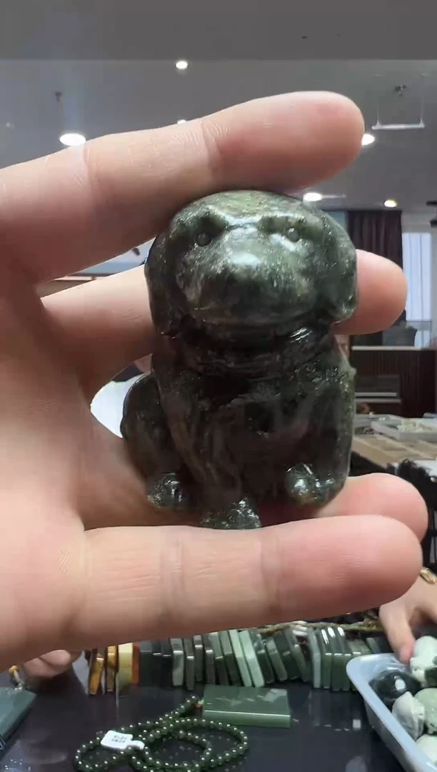 未镶嵌和田玉把件狗