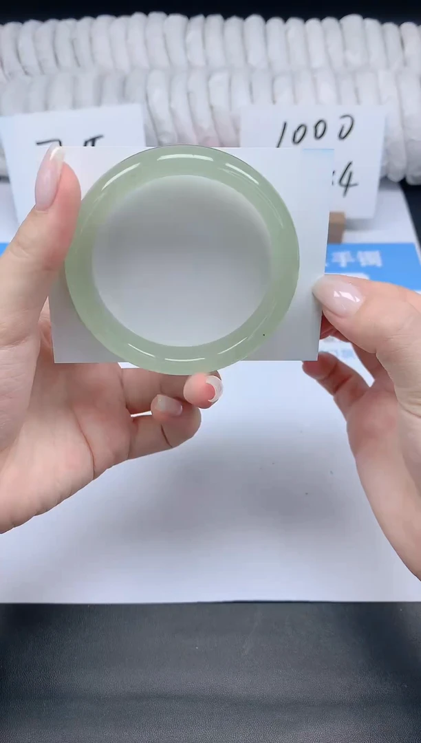 石英质玉手镯未镶嵌K68-56