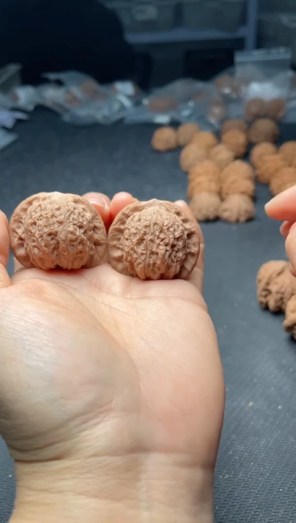 把件文玩核桃w 199  血麒麟 38尺